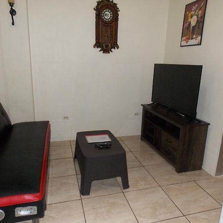 Stewart Apt- Trincity, Airport, Washer, Dryer, Office, Cable , Wifi 외부 사진