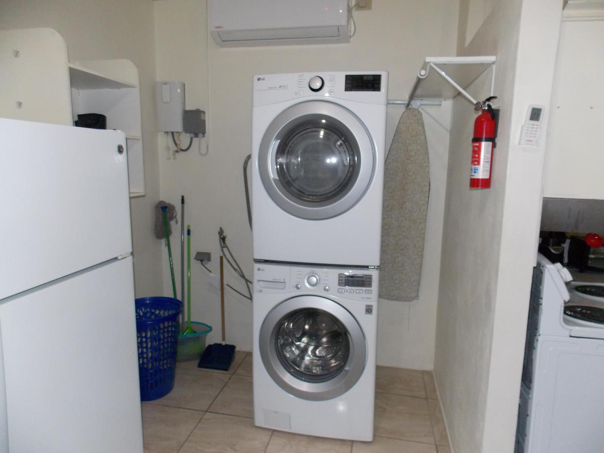 Stewart Apt- Trincity, Airport, Washer, Dryer, Office, Cable , Wifi 객실 사진