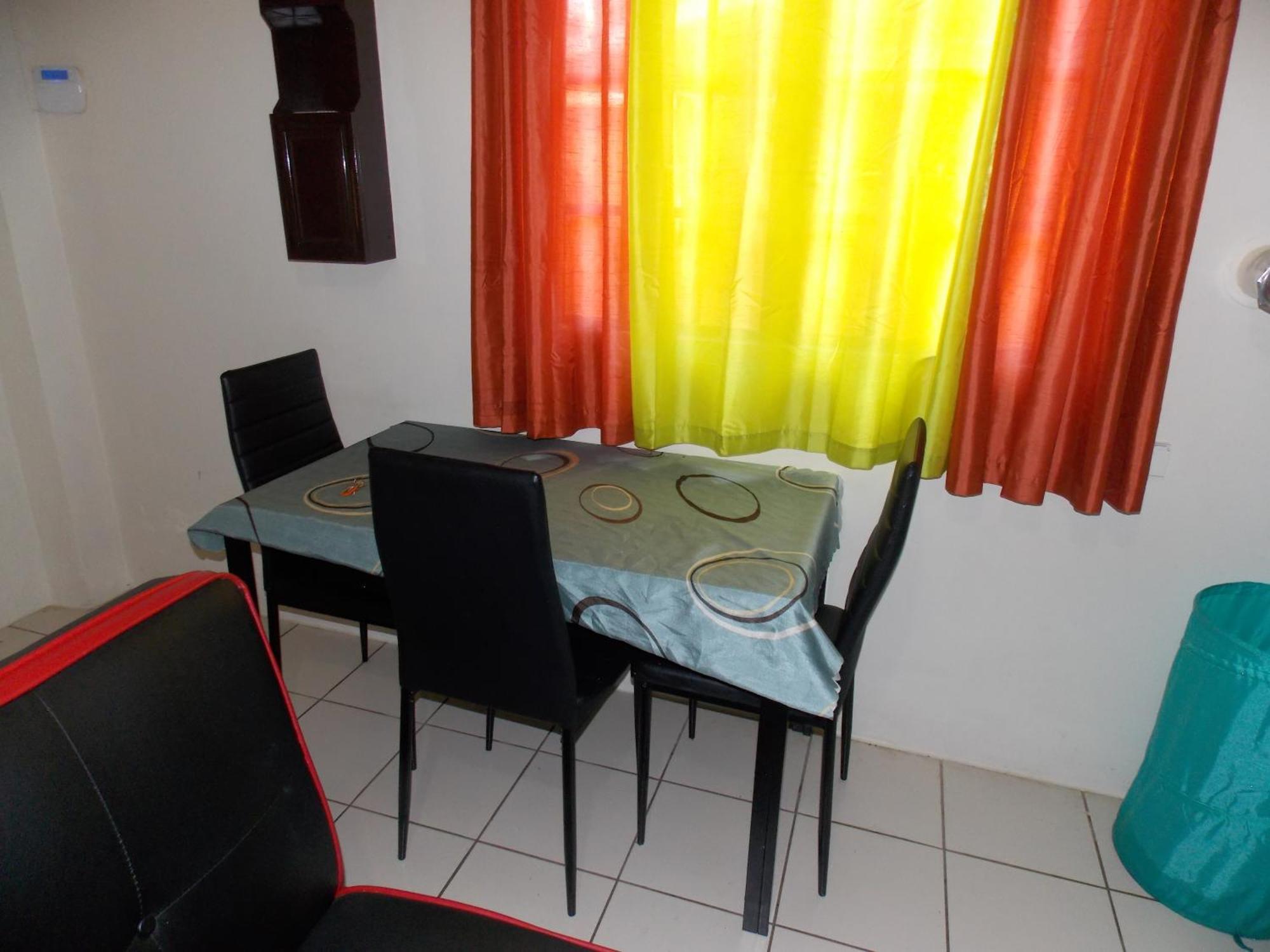 Stewart Apt- Trincity, Airport, Washer, Dryer, Office, Cable , Wifi 객실 사진