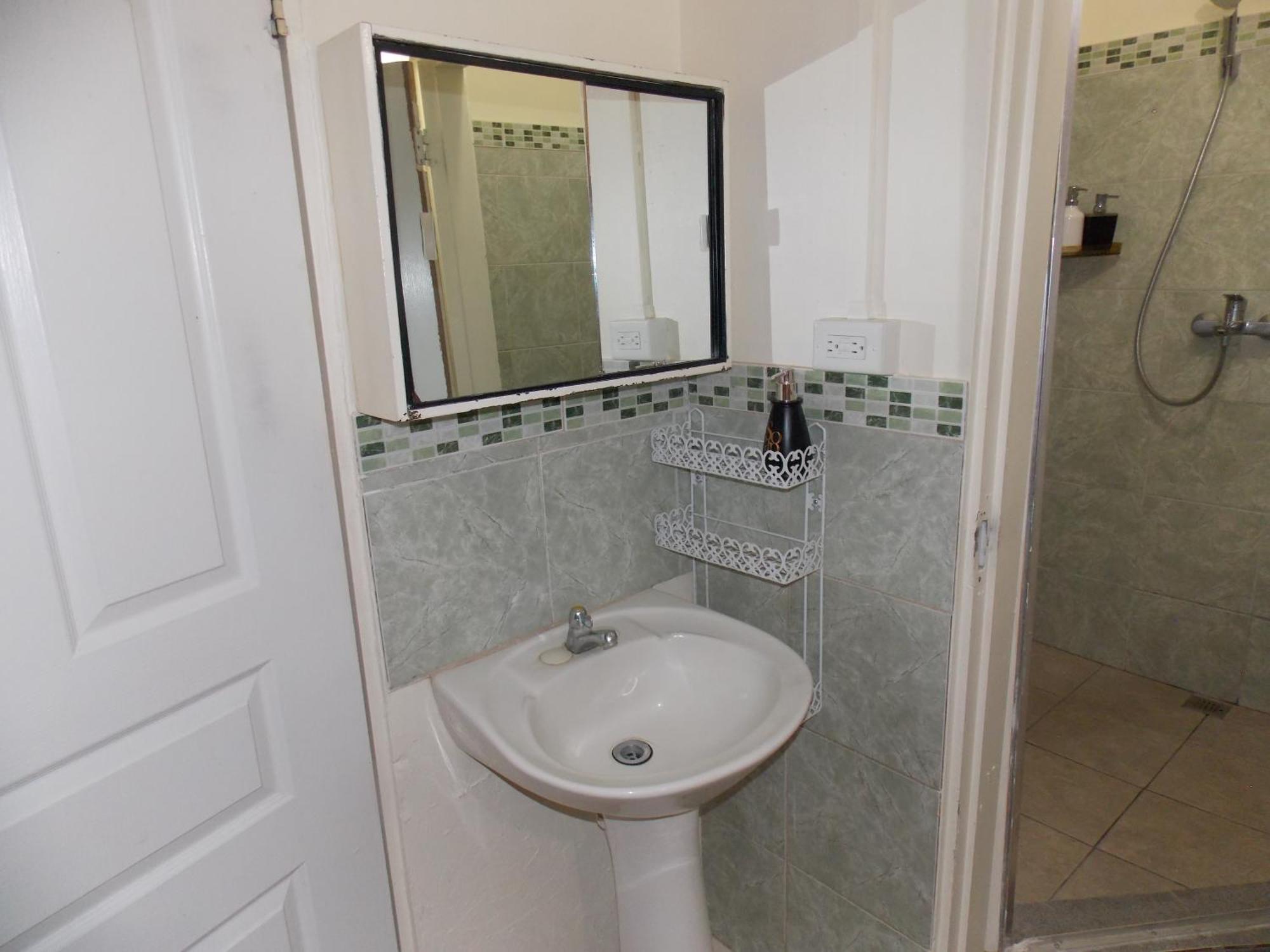 Stewart Apt- Trincity, Airport, Washer, Dryer, Office, Cable , Wifi 객실 사진