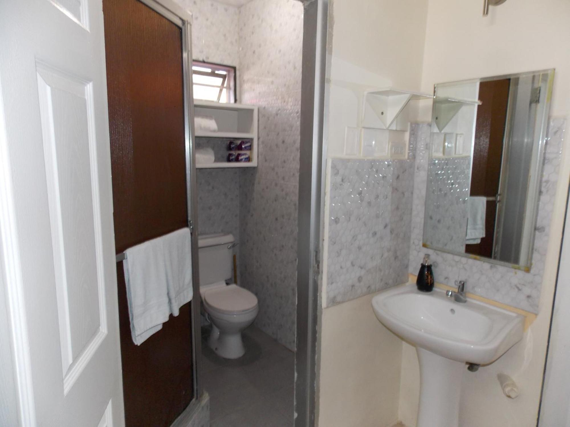 Stewart Apt- Trincity, Airport, Washer, Dryer, Office, Cable , Wifi 객실 사진