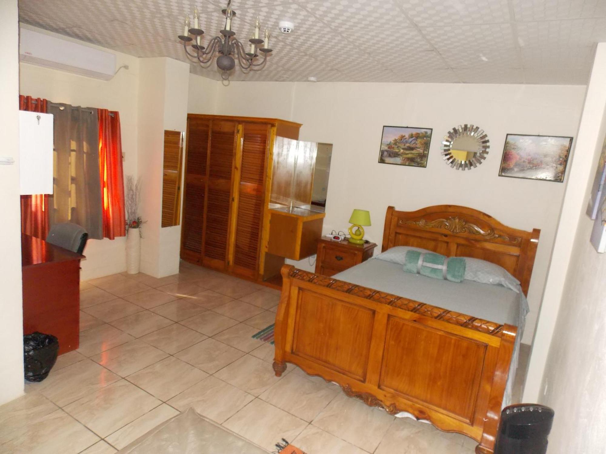 Stewart Apt- Trincity, Airport, Washer, Dryer, Office, Cable , Wifi 외부 사진